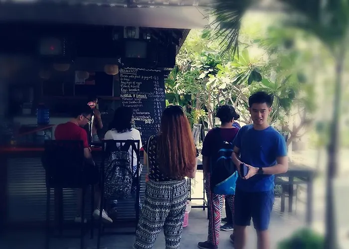 Yolo Hostel