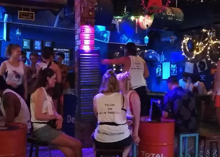 Yolo Hostel